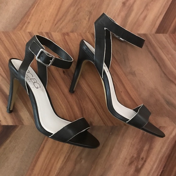 BCBG Paris Heeled Sandal in Black with White Trim - Picture 3 of 7